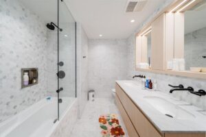 405 - 1365 W Davie Street