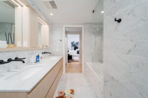 405 - 1365 W Davie Street