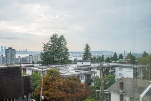 502 - 567 Lonsdale Avenue