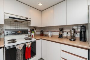 538 - 1515 W 2nd