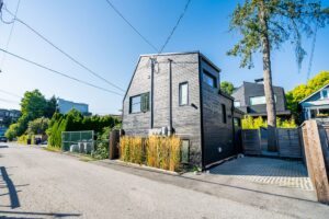 782 E 19th Avenue