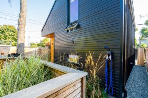 782 E 19th Avenue