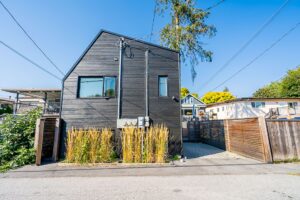 782 E 19th Avenue