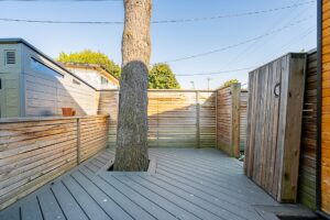 782 E 19th Avenue