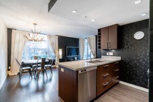 810 - 168 west 1st