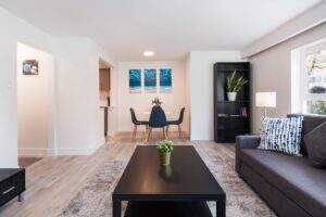 10 - 1537 Burnaby Street