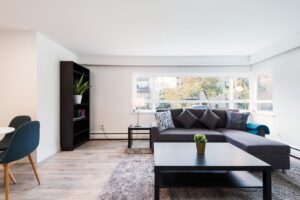 10 - 1537 Burnaby Street