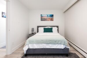 10 - 1537 Burnaby Street