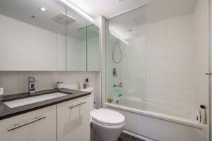 1007 - 150 E Cordova