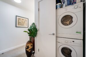1007 - 150 E Cordova