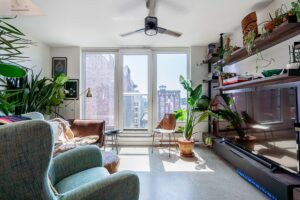 1007 - 150 E Cordova