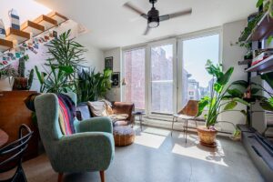 1007 - 150 E Cordova