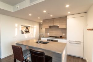 1007 - 652 Whiting Way