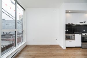 201 - 557 E Cordova