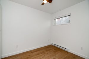 201 - 557 E Cordova
