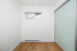 201 - 557 E Cordova
