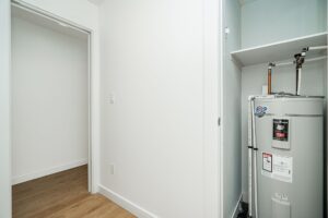 201 - 557 E Cordova
