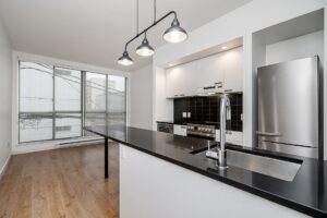 201 - 557 E Cordova