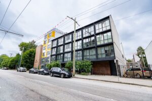 201 - 557 E Cordova