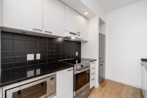 201 - 557 E Cordova