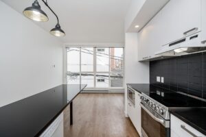 201 - 557 E Cordova