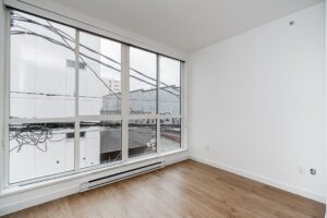 201 - 557 E Cordova