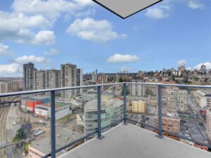 2203 - 680 Quayside