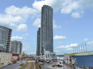 2203 - 680 Quayside