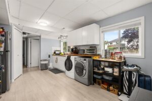 Lower - 10671 Rosecroft Crescent