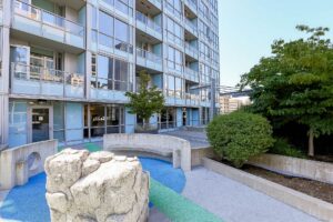 2806 - 833 Seymour Street
