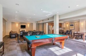 302 - 290 Francis Way