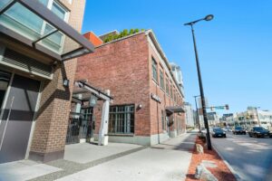 310 - 429 W 2nd