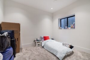 4643 Midlawn