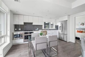 601 - 3498 Marine Way