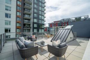 601 - 3498 Marine Way