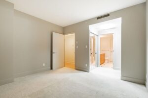 607 - 323 Jervis Street