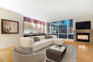 607 - 323 Jervis Street