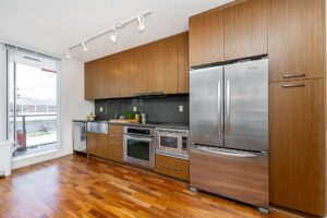 706 - 250 6th Avenue
