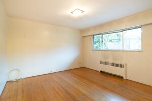 709 Roslyn Boulevard