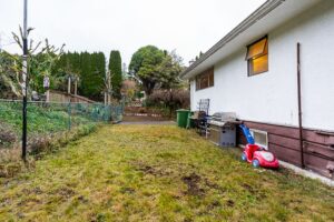 709 Roslyn Boulevard