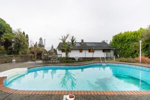 709 Roslyn Boulevard