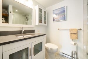 10 - 3855 Pender