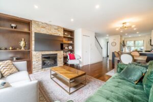 10 - 3855 Pender