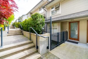 10 - 3855 Pender