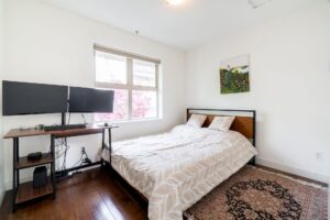 10 - 3855 Pender