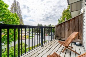 10 - 3855 Pender