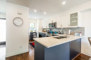 10 - 3855 Pender