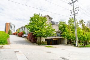 10 - 3855 Pender