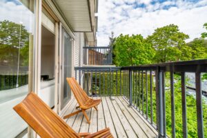 10 - 3855 Pender