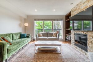 10 - 3855 Pender